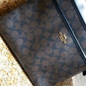 BRAND NEW Coach Chocolate Signature Crossbody